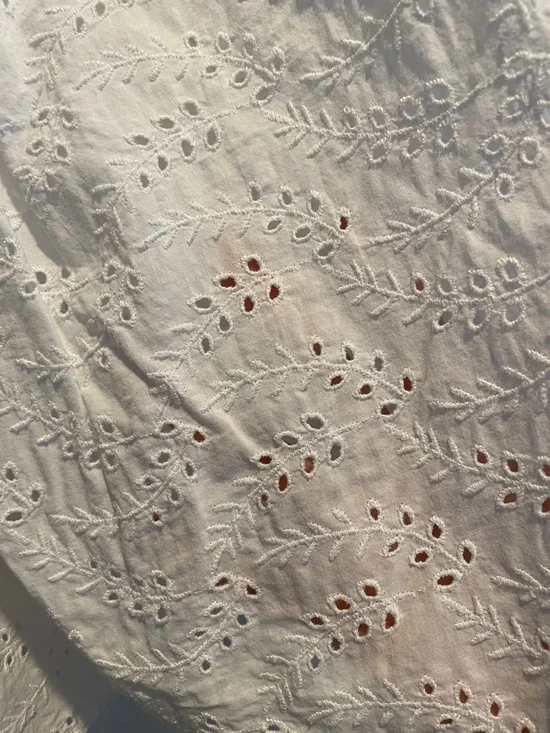 GAP White peasant Eyelet Square-Neck Top - Picture 5 of 5